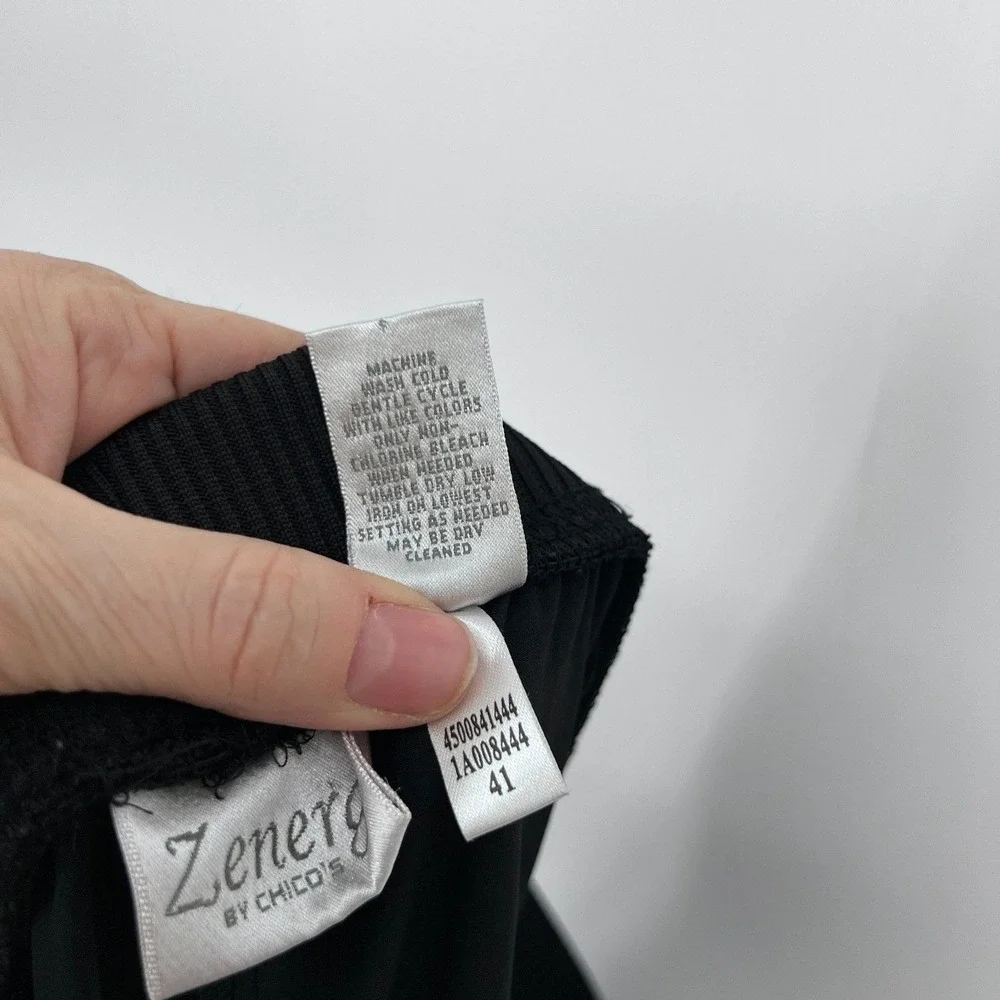 Chicos Zenergy Pull On Zippered Gorpcore Cargo Cropped Active Pant Size 2/MD - Picture 8 of 9